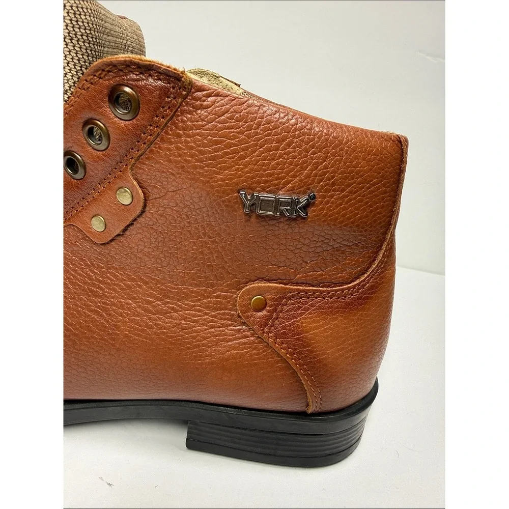 York Men's sz 12 Tan Brown Leather Chukka Boots Workwear Casual Quiet Luxury